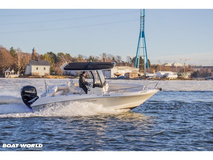 Moottorivene Boston Whaler 220 Outrage 2011 2675739