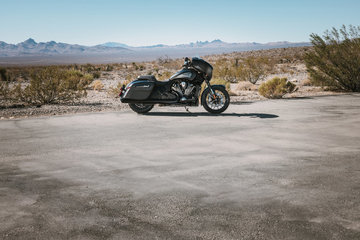 2025-na-imc-chieftain-powerplus-darkhorse-black-smoke-beauty-6-89