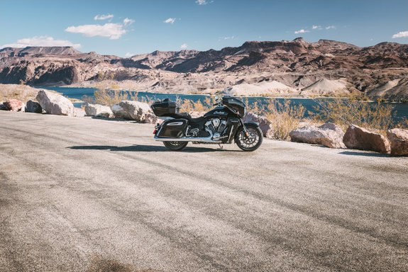 2025-na-imc-indian-roadmaster-powerplus-limited-black-metallic-beauty-255