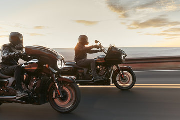 2026-indianmotorcycle-bagger-family-riding-6254