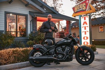 2026-na-imc-scout-bobber-black-smoke-tech-lifestyle-1