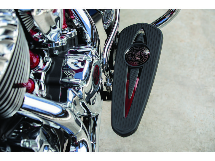 Väri: Thunder Black Vivid Crystal / Wildfire Red Candy