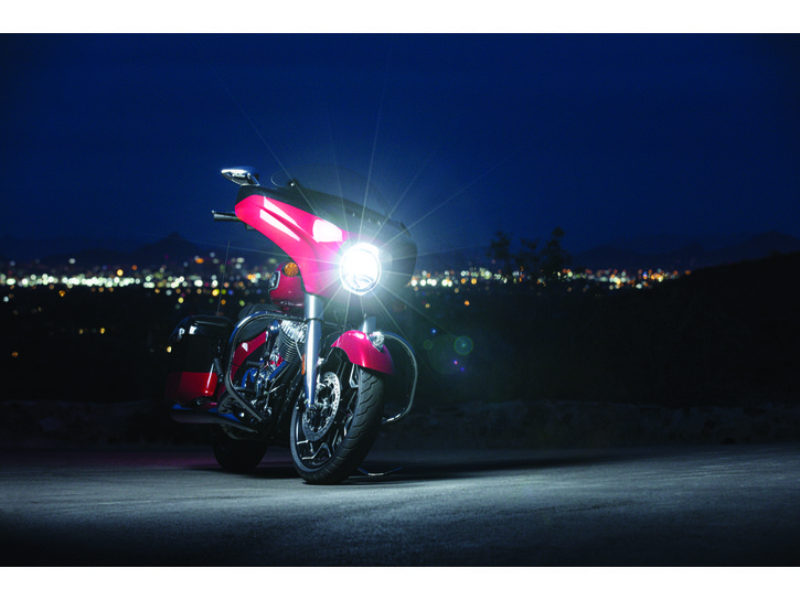 Väri: Thunder Black Vivid Crystal / Wildfire Red Candy