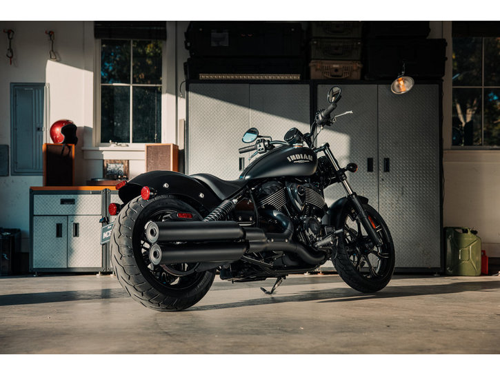 Väri: 2022 Indian Chief Dark Horse