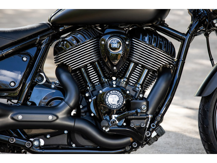 Väri: 2022 Indian Chief Dark Horse