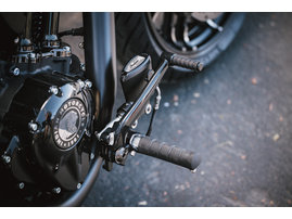 2025_na_imc_pga_sport_chiefrt_gray_details_4042