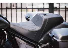 2025_na_imc_pga_sport_chiefrt_gray_details_4082