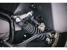 2025_na_imc_pga_sport_chiefrt_gray_details_4086