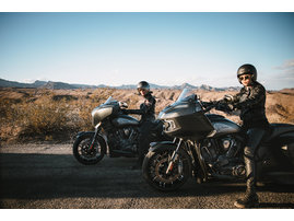 2025-na-imc-chieftain-powerplus-darkhorse-indian-challenger-black-smoke-riding-14-113