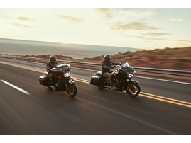 2026-indianmotorcycle-bagger-family-riding-6286