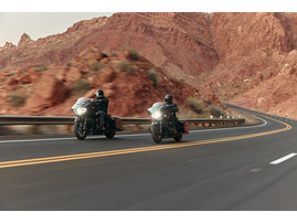 2026-indianmotorcycle-bagger-family-riding-6609