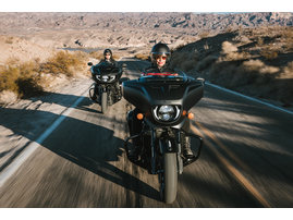 2026-na-imc-chieftain-powerplus-darkhorse-indian-challenger-black-smoke-riding-12-111