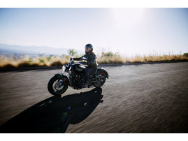 2026-na-imc-scout-sixty-classic-black-metallic-riding-2193