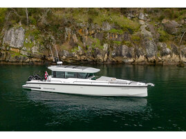 Axopar 37 XC Cross Cabin