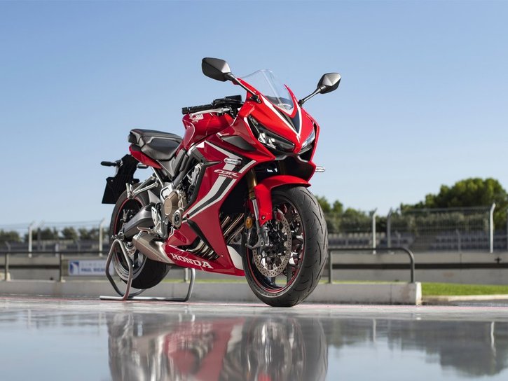 Väri: Grand Prix Red