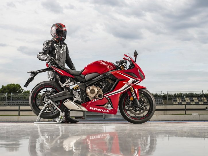 Väri: Grand Prix Red