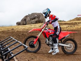 CRF-250R-YM22-e-26
