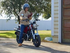 23YM-Honda-ST125-Dax-01-R376-aws027