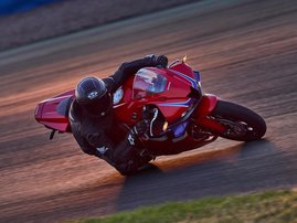 24YM CBR600RR R380 Grand Prix Red 07