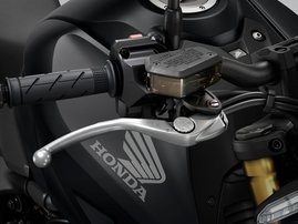 25YM-CB1000-Hornet-SP-aws-015