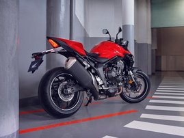 25YM-CB1000-Hornet-Grand-Prix-Red-R380-aws-008