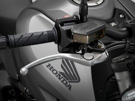 25YM-CB1000-Hornet-Mat-Iridium-Gray-NHC64-aws-013