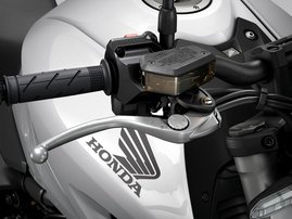 25YM-CB1000-Hornet-Pearl-Glare-White-NHB53-013