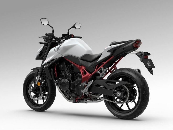 Väri: Mat Ballistic Black Metallic