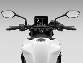 25YM CB750 Hornet Mat Pearl Glare White RHS 011