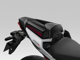 25YM CB750 Hornet Mat Pearl Glare White RHS 016