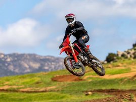 25YM-Honda-CRF250R-16