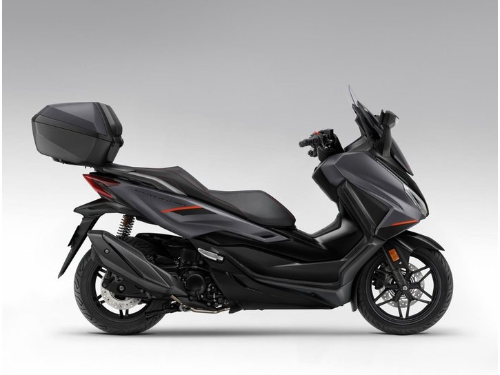 Väri: Mat Cynos Gray Metallic