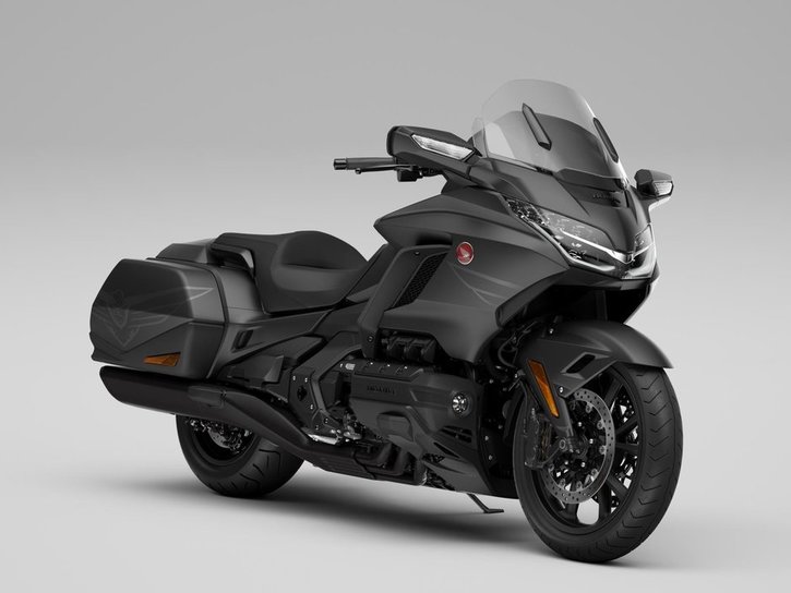 Väri: Black Ballistic Metallic