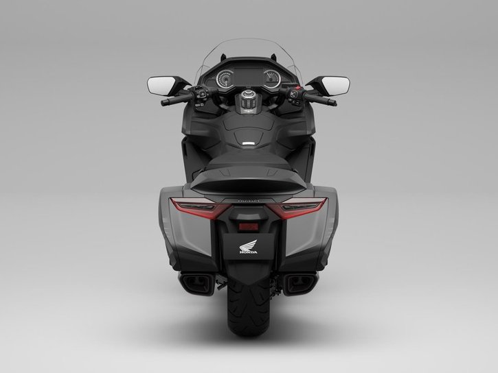 Väri: Black Ballistic Metallic