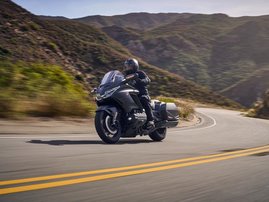 25YM GL1800 Gold Wing 50th Anniversary DCT NHA86 Black Ballistic Metallic 08