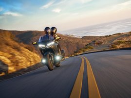 25YM GL1800 Gold Wing 50th Anniversary DCT NHA86 Black Ballistic Metallic 14