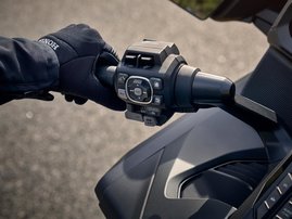 25YM GL1800 Gold Wing 50th Anniversary DCT NHA86 Black Ballistic Metallic 23