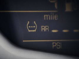 25YM GL1800 Gold Wing 50th Anniversary DCT NHA86 Black Ballistic Metallic 27