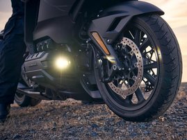 25YM GL1800 Gold Wing 50th Anniversary DCT NHA86 Black Ballistic Metallic 33