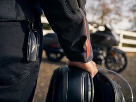 25YM GL1800 Gold Wing 50th Anniversary DCT NHA86 Black Ballistic Metallic 36