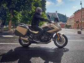 25YM NT1100 YR386 Mat Warm Ash Metallic DCT ES 26