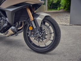 25YM NT1100 YR386 Mat Warm Ash Metallic DCT ES 28