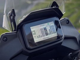 25YM XL750 Transalp ROSS WHITE 26