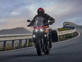 26YM 01 CB1000GT R380 GrandPrixRed aws 13