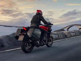 26YM 01 CB1000GT R380 GrandPrixRed aws 15