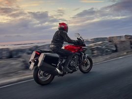 26YM 01 CB1000GT R380 GrandPrixRed aws 16