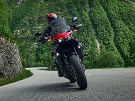 26YM 01 CB1000GT R380 GrandPrixRed aws 17