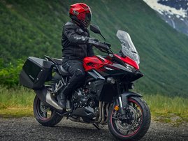 26YM 01 CB1000GT R380 GrandPrixRed aws 21