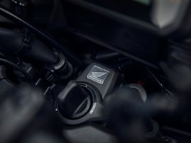 26YM 01 CB1000GT R380 GrandPrixRed aws 40