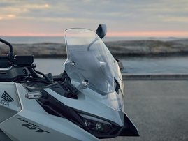 26YM 02 CB1000GT Studio NHC47P PearlDeepMudGray aws 12